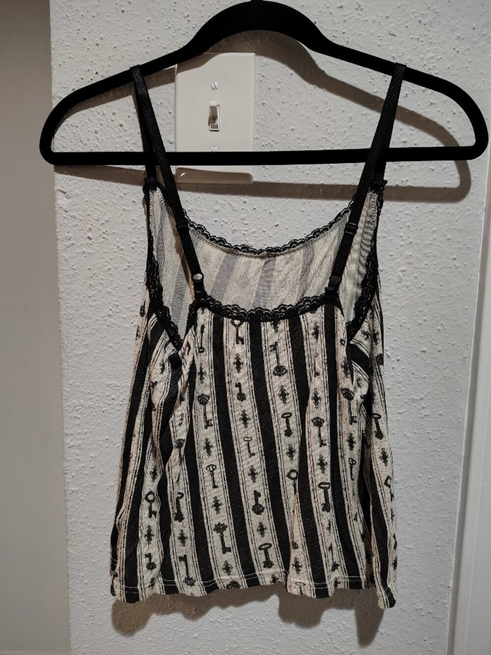 Vintage LIP SERVICE Step in Time Antique Key Camisole - Picture 8 of 8